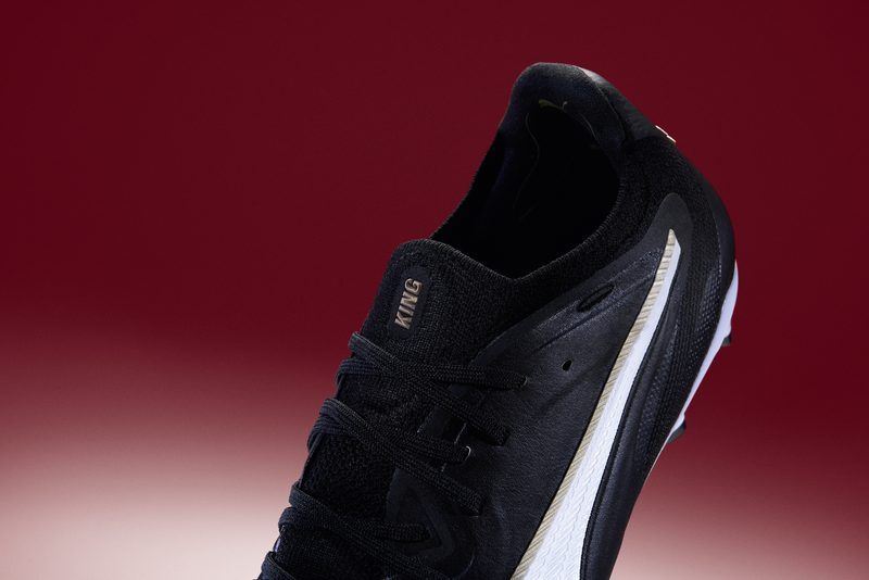 Puma King, Eclipse Pack (2026): шнурівка й бічна частина