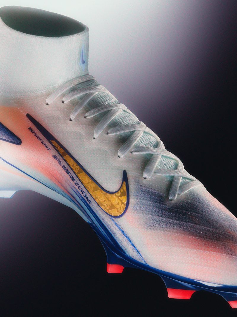 Nike Mercurial Superfly 10, MDS009 (2024): високий комір і шнурівка