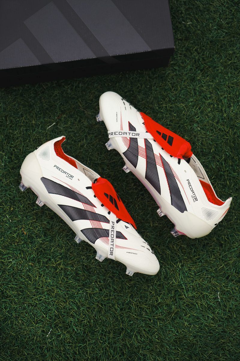 adidas Predator (2024): пара з відкидним язиком на полі