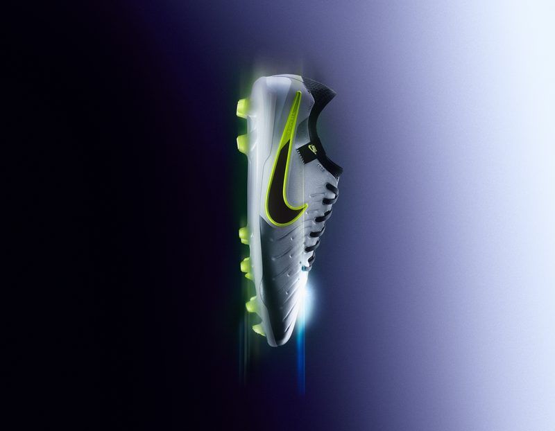 Nike Tiempo Legend 10, Mad Voltage Pack (2024): загальний ракурс