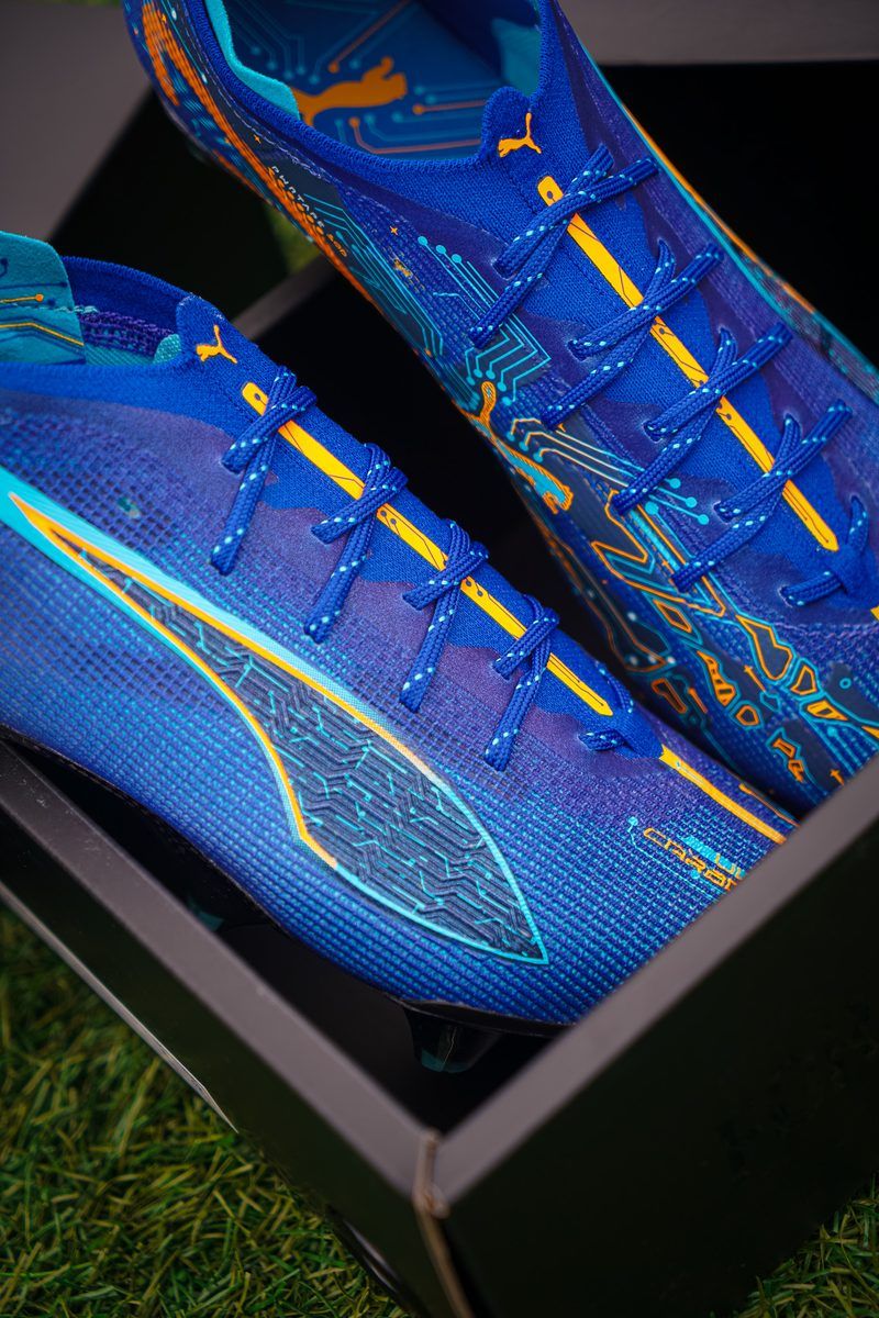 Puma Ultra Speed Edition (2025): шнурівка, вид зверху
