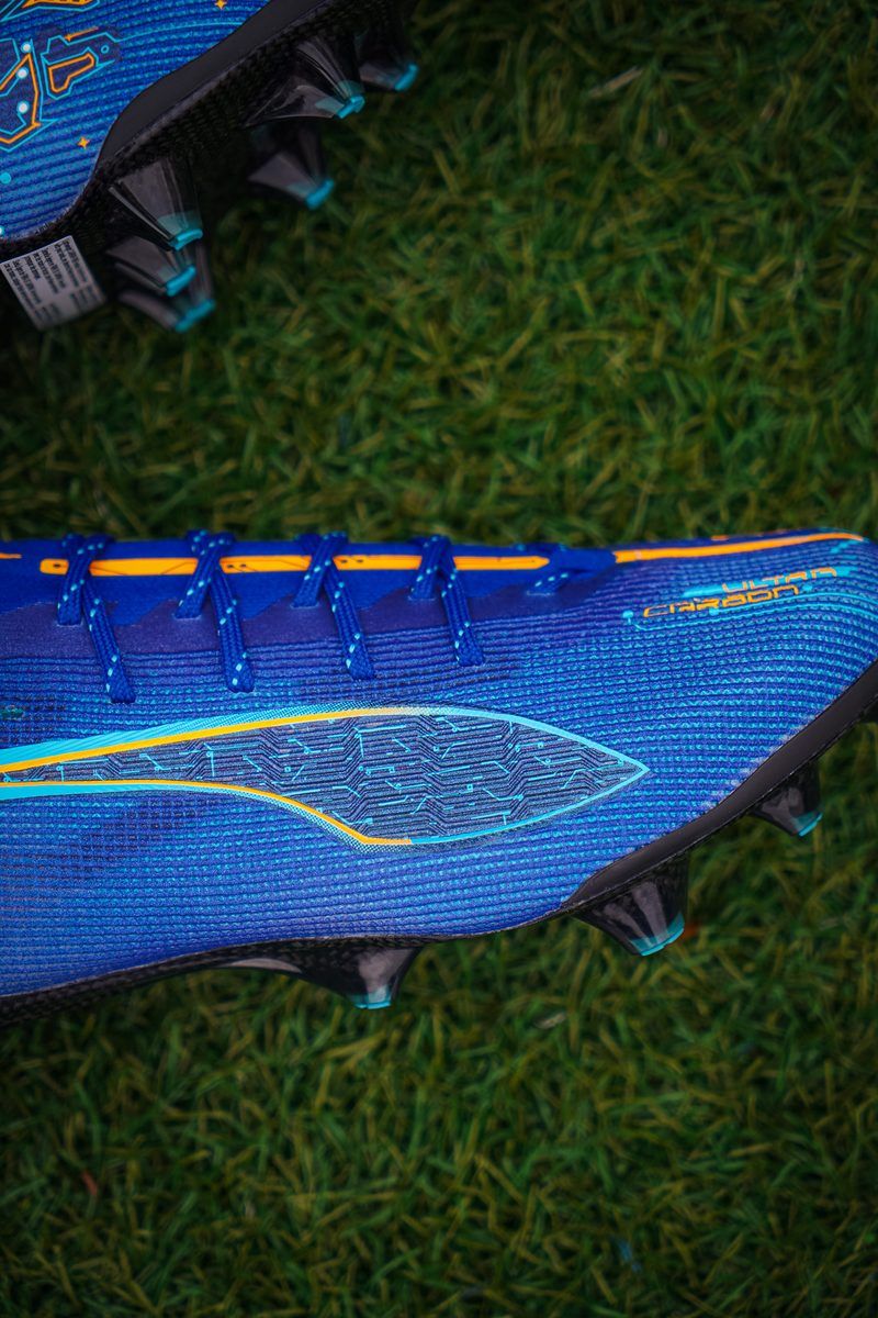Puma Ultra Speed Edition (2025): бічна частина й шнурівка
